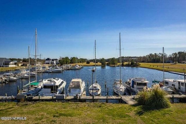 335 Country Club Lane, Newport, NC 28570