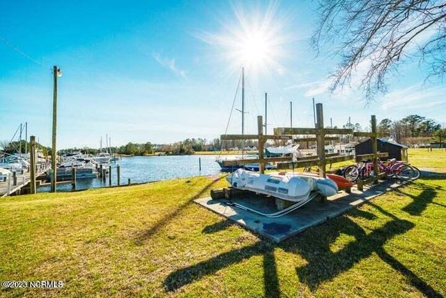 335 Country Club Lane, Newport, NC 28570