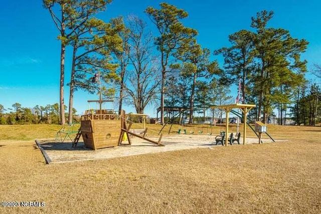 335 Country Club Lane, Newport, NC 28570