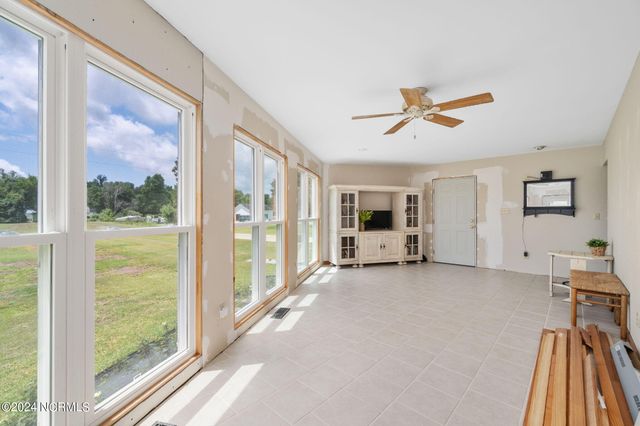 335 Country Club Lane, Newport, NC 28570