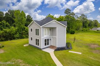 335 Country Club Lane, Newport, NC 28570