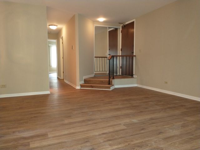 936 Surrey Drive 1A, Schaumburg, IL 60193