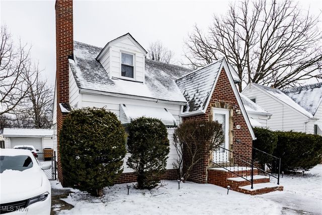 325 E 264th Street, Euclid, OH 44132