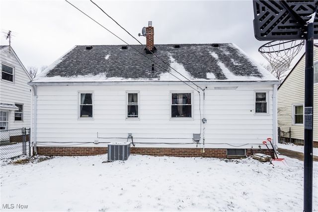 325 E 264th Street, Euclid, OH 44132