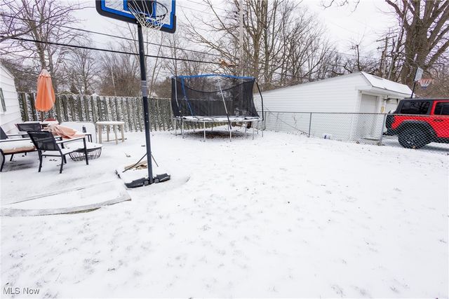 325 E 264th Street, Euclid, OH 44132