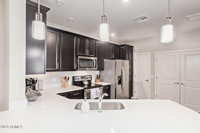 2511 W QUEEN CREEK Road 349, Chandler, AZ 85248