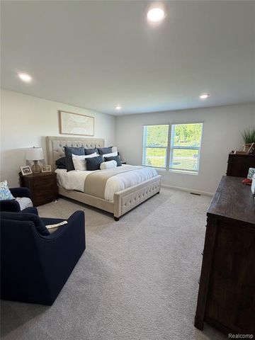 4881 Marquette Drive, Milford, MI 48381