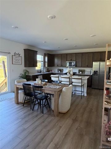 4881 Marquette Drive, Milford, MI 48381