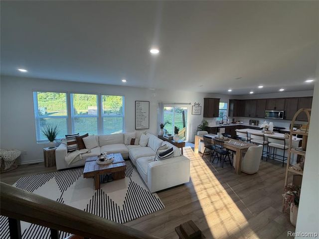 4881 Marquette Drive, Milford, MI 48381