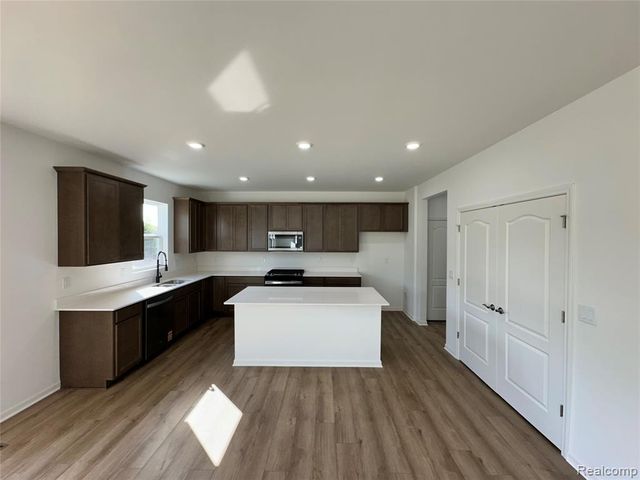 4881 Marquette Drive, Milford, MI 48381
