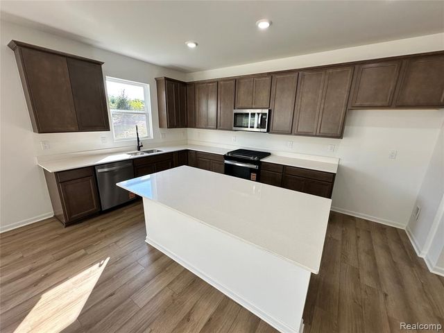 4881 Marquette Drive, Milford, MI 48381
