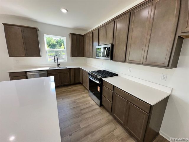 4881 Marquette Drive, Milford, MI 48381