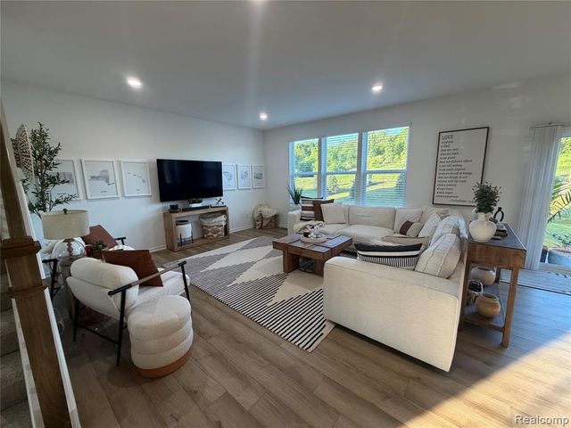 4881 Marquette Drive, Milford, MI 48381