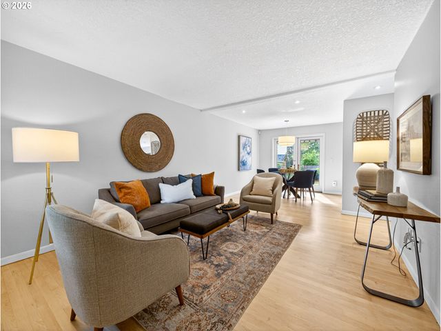 8940 Sw WASHINGTON Dr, Portland, OR 97223