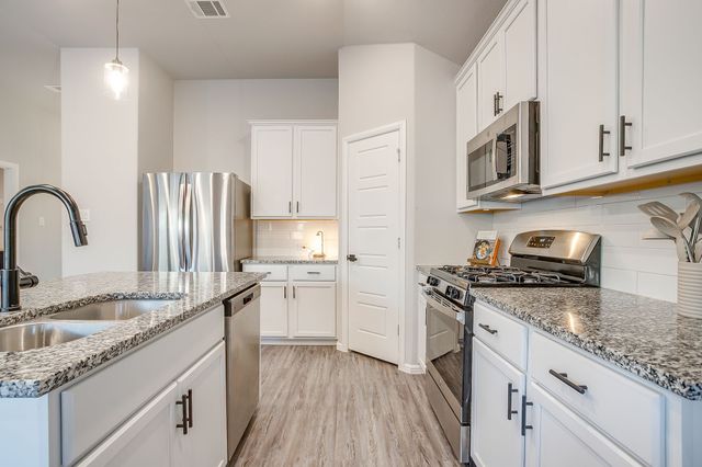 8805 Bronze Meadow Drive, Fort Worth, TX 76131