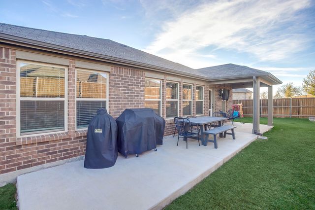 8805 Bronze Meadow Drive, Fort Worth, TX 76131