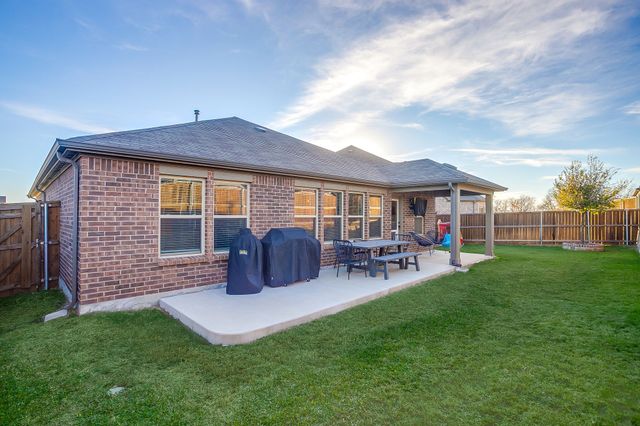 8805 Bronze Meadow Drive, Fort Worth, TX 76131