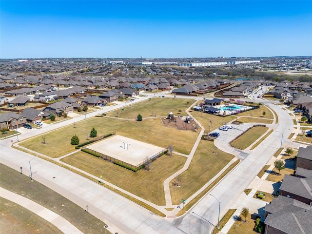 8805 Bronze Meadow Drive, Fort Worth, TX 76131