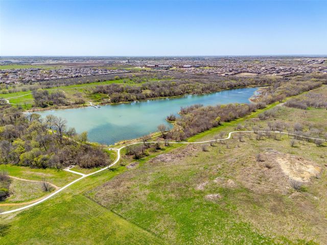8805 Bronze Meadow Drive, Fort Worth, TX 76131