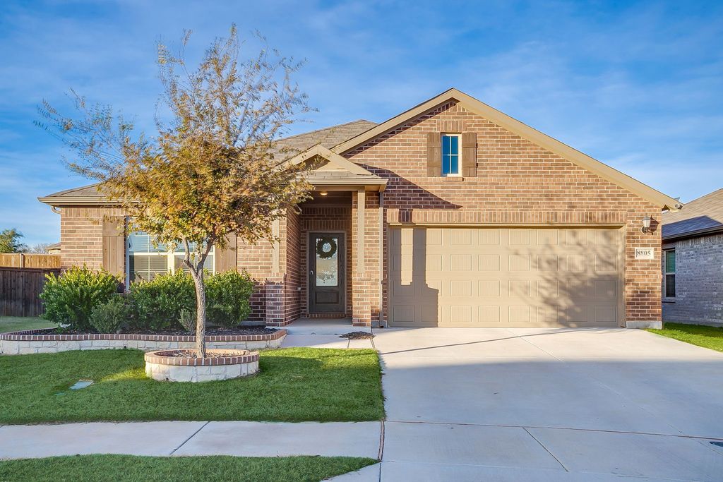 8805 Bronze Meadow Drive, Fort Worth, TX 76131