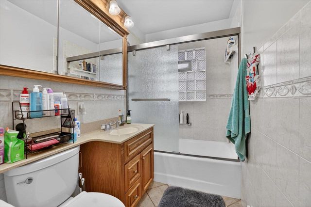 2911 56th STREET, Milwaukee, WI 53219