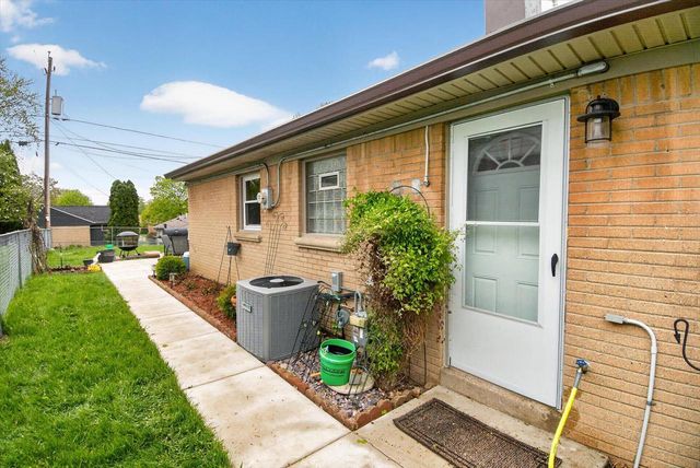 2911 56th STREET, Milwaukee, WI 53219