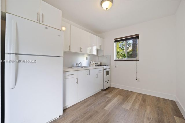 3200 Mary St 7, Miami, FL 33133