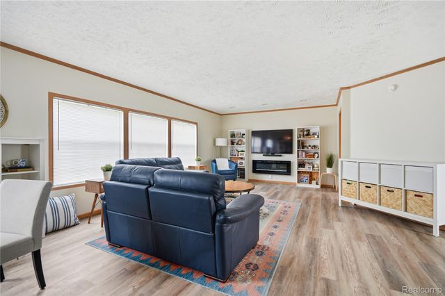 11078 Stony River Court 522, Green Oak Township, MI 48178