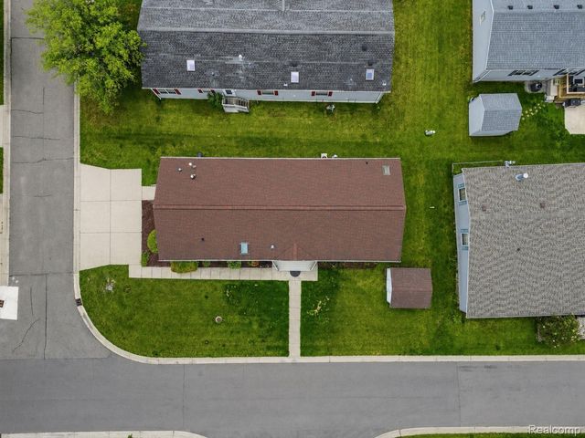 11078 Stony River Court 522, Green Oak Township, MI 48178