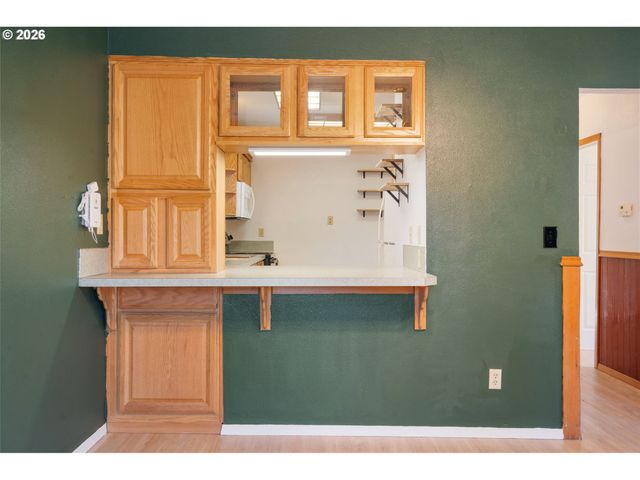 265 N 5TH St, St Helens, OR 97051