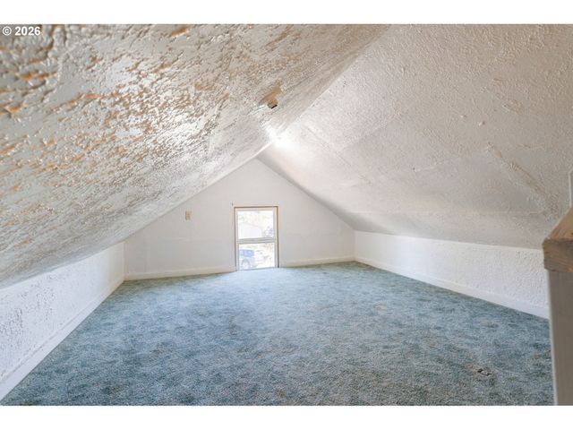 265 N 5TH St, St Helens, OR 97051