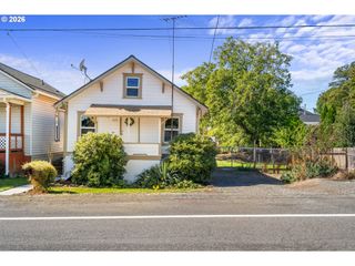 265 N 5TH St, St Helens, OR 97051