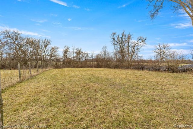 11211 Dennison Road, Milan, MI 48160