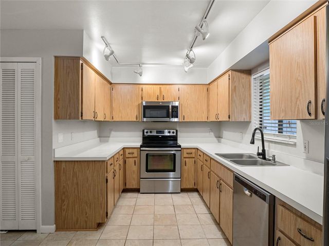 728 RIDGEWOOD WAY, Winter Springs, FL 32708