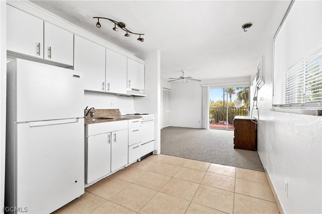 8141 Country RD 202, Fort Myers, FL 33919