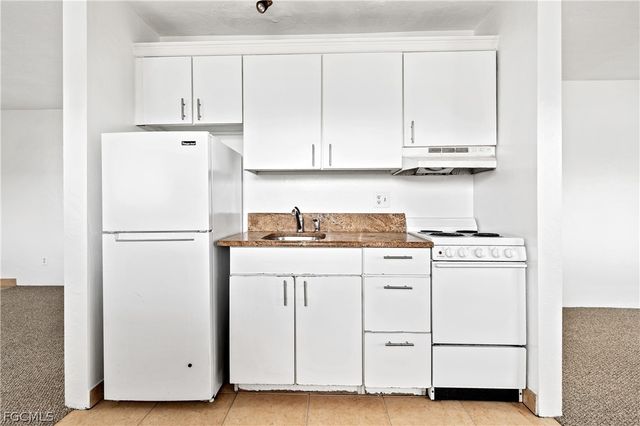 8141 Country RD 202, Fort Myers, FL 33919