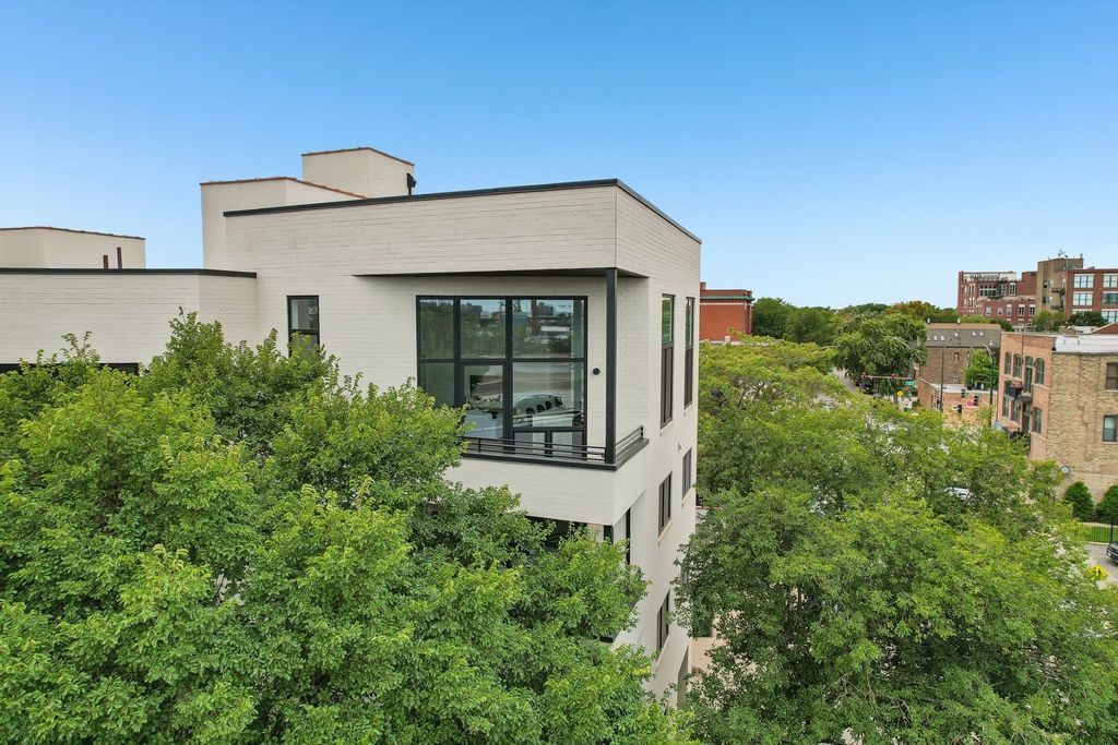 1656 N BOSWORTH Avenue PH-4S, Chicago, IL 60642