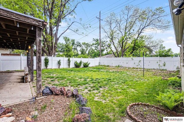 3629 S 75th Street, Omaha, NE 68124