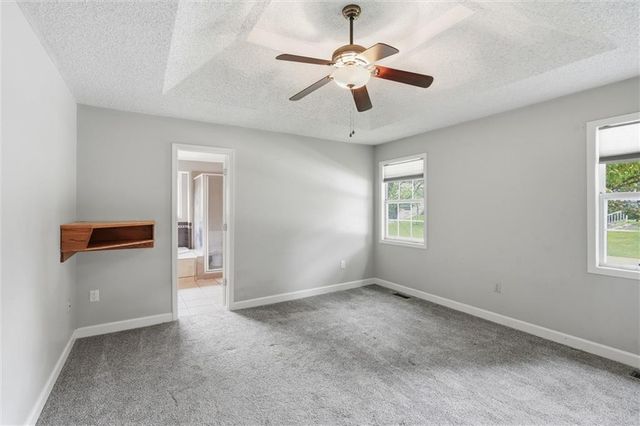 1832 Stonewood Drive, Lee's Summit, MO 64086