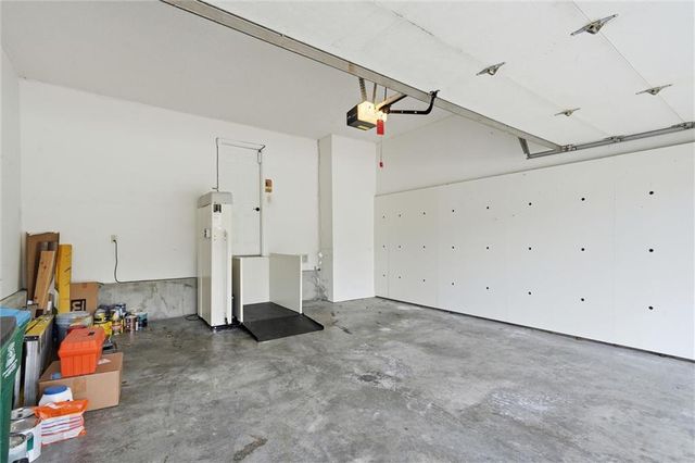 1832 Stonewood Drive, Lee's Summit, MO 64086