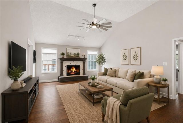 1832 Stonewood Drive, Lee's Summit, MO 64086