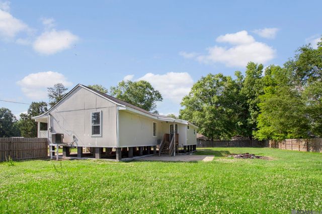 30570 Walker North Rd, Walker, LA 70785