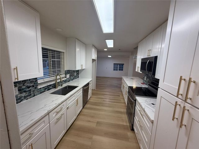 2580 Country Drive, Merced, CA 95340