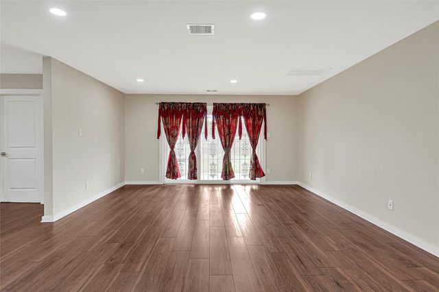 8615 Glenaire Street, Houston, TX 77061