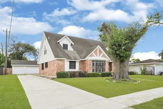 8615 Glenaire Street, Houston, TX 77061