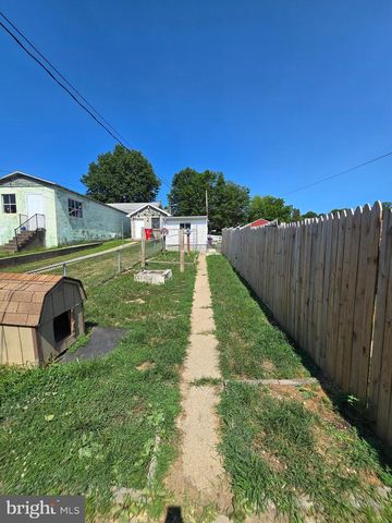441 S 4TH ST, Hamburg, PA 19526
