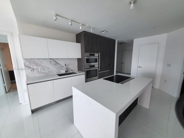 851 NE 1st Ave 2008, Miami, FL 33132