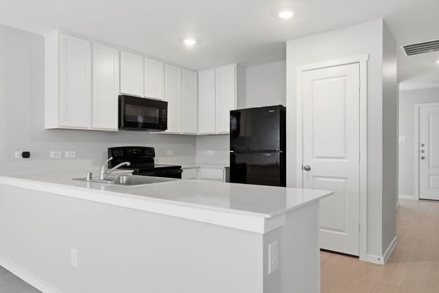 225 Poplar Place, Wilmer, TX 75172
