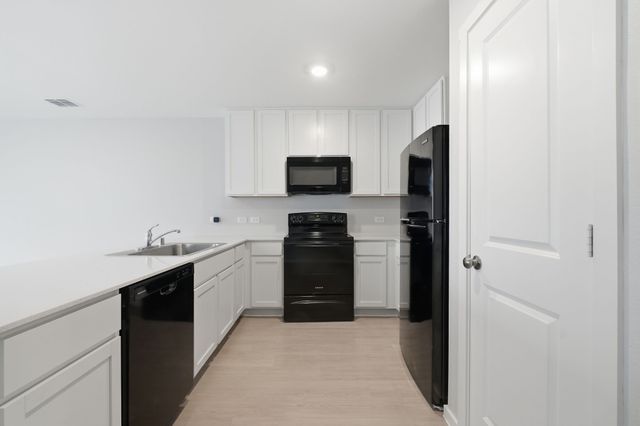 225 Poplar Place, Wilmer, TX 75172