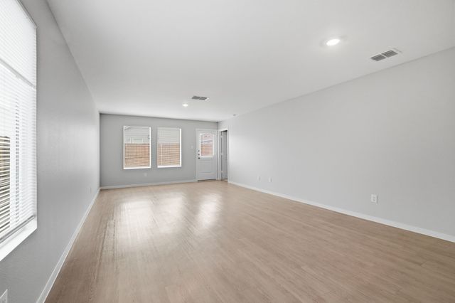 225 Poplar Place, Wilmer, TX 75172
